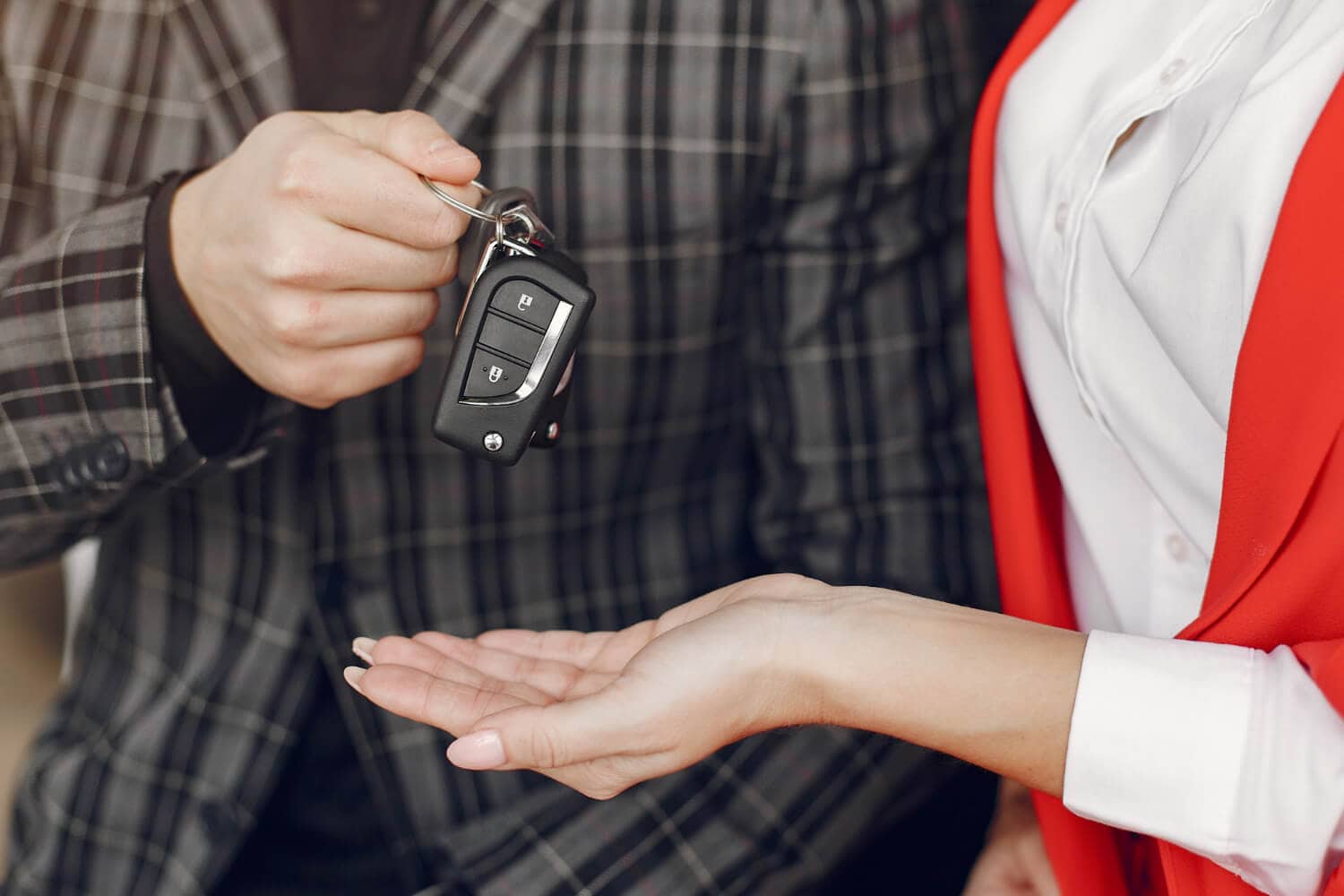 Errores más frecuentes en la transferencia de vehículos entre particulares Errores al hacer el traspaso de un coche entre particulares